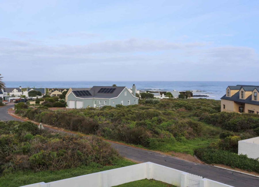 5 Bedroom Property for Sale in Grotto Bay Western Cape